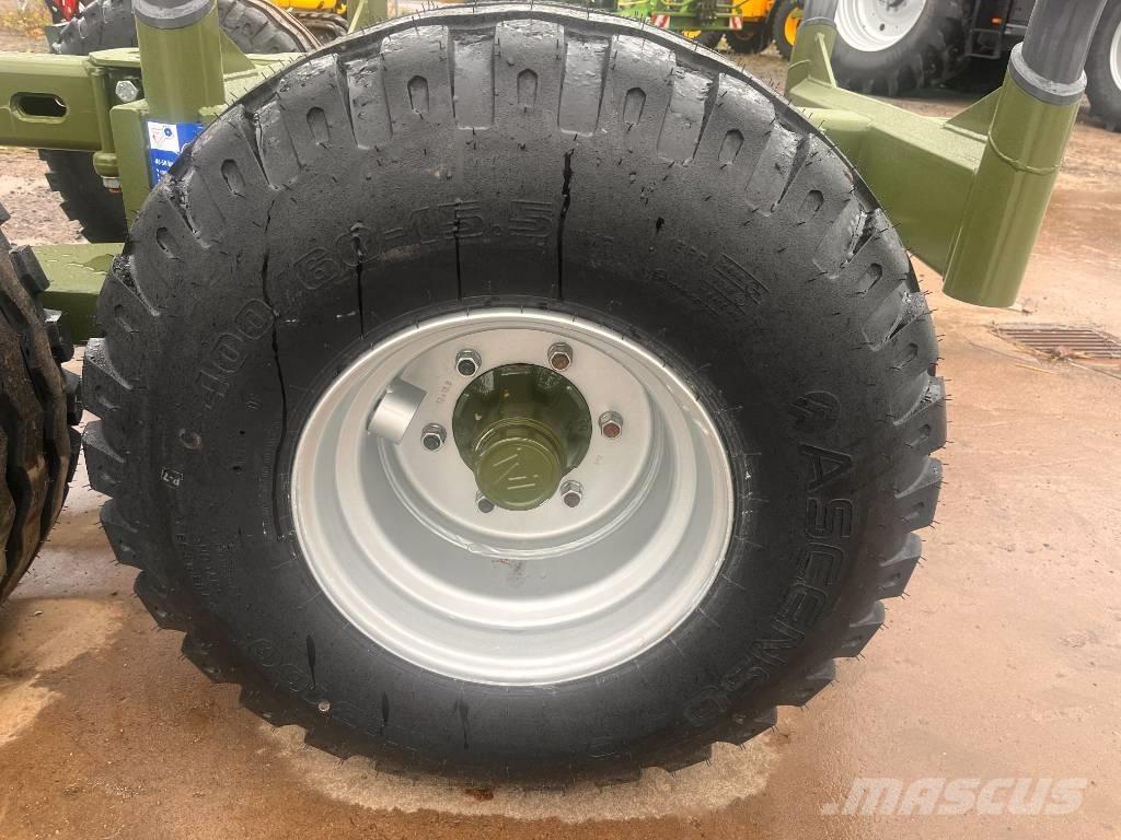 Farma T9 DS Forest trailers