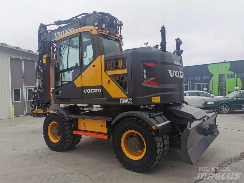 Volvo EWR150E Wheeled excavators