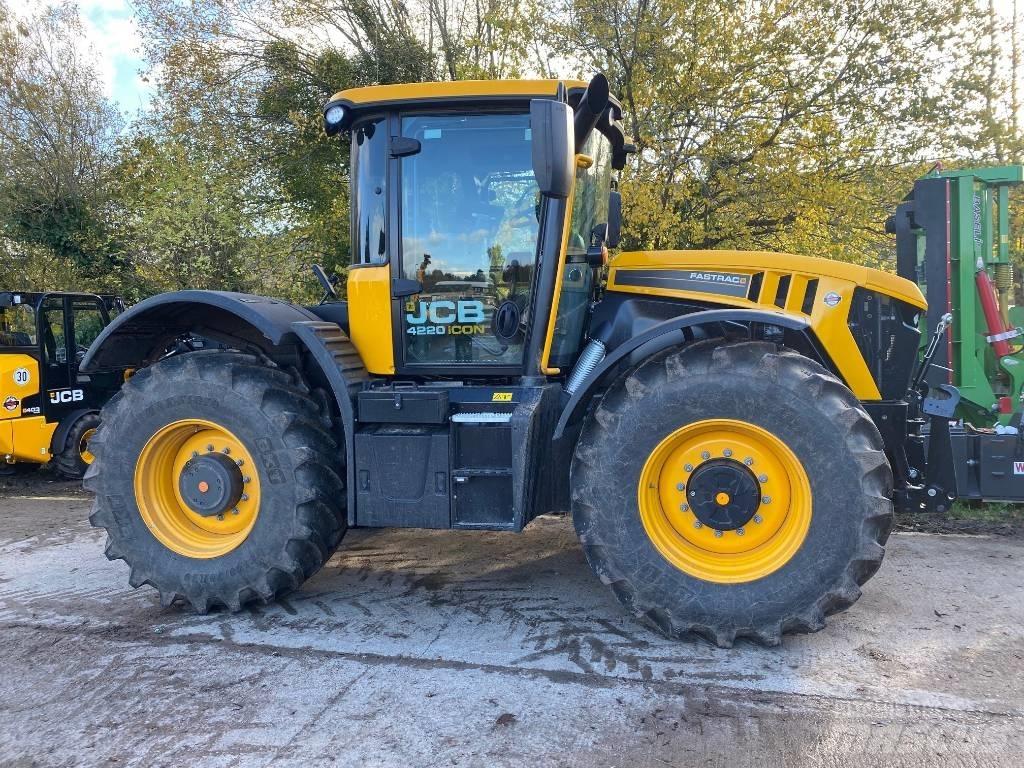 JCB Fastrac 4220 Tractors