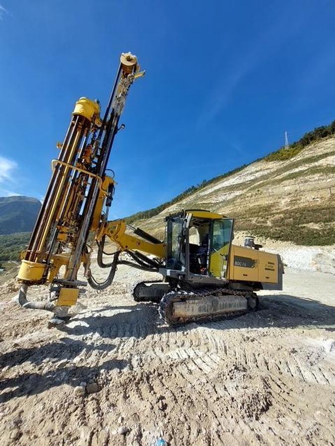 Atlas Copco Roc F6 Surface drill rigs