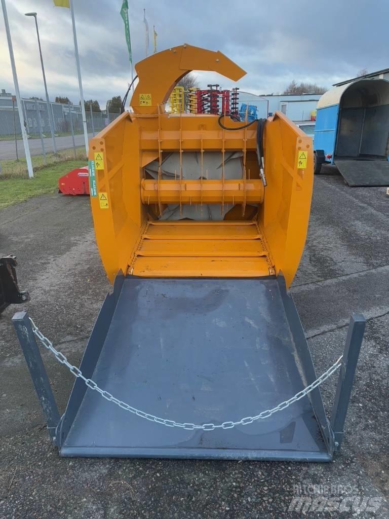 Lucas Raptor Bale shredders, cutters and unrollers