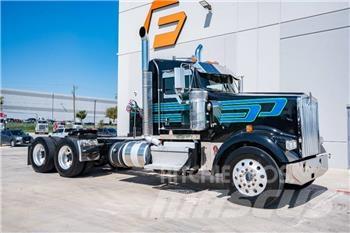 Kenworth W 900 Tractor Units