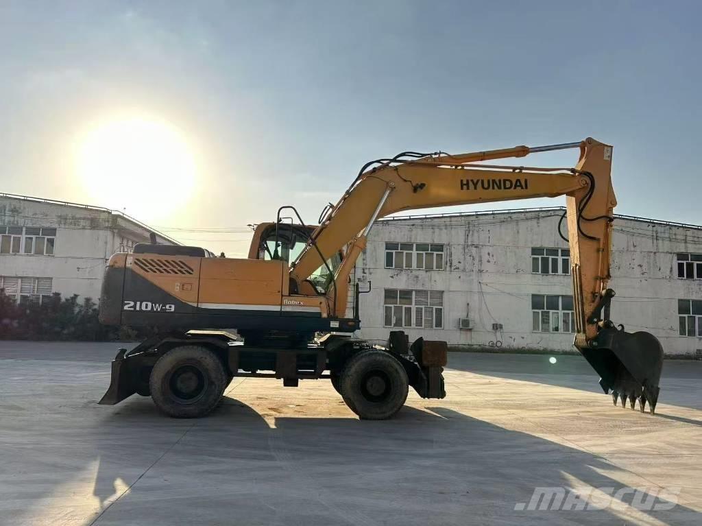 Hyundai 210W-9 Wheeled excavators