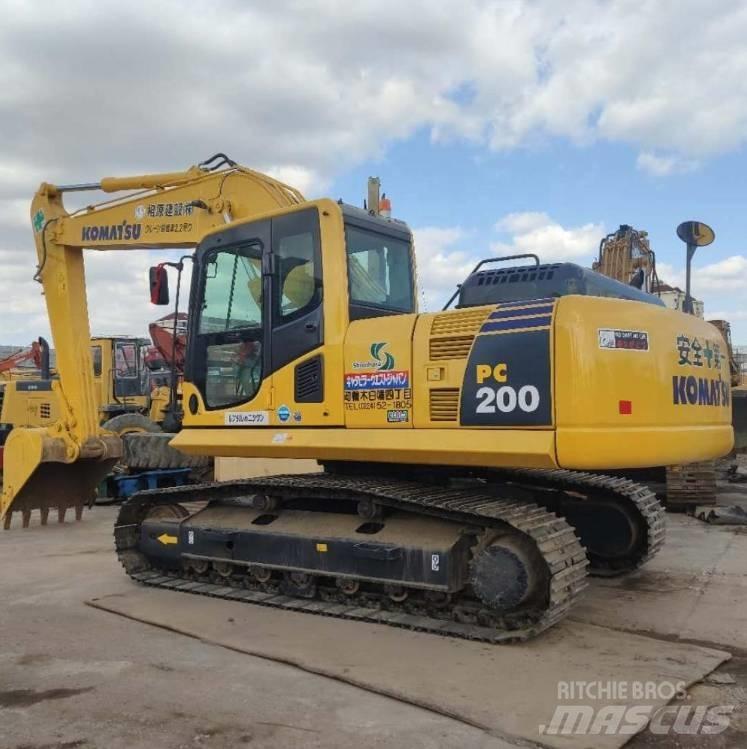 Komatsu PC 220-8 Crawler excavators