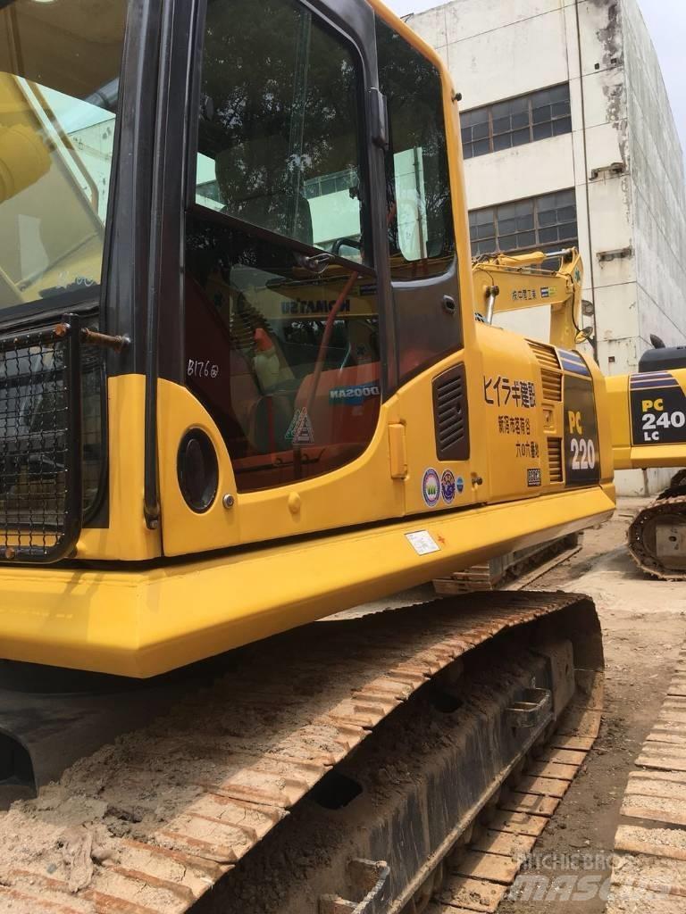 Komatsu PC 220-8 Crawler excavators