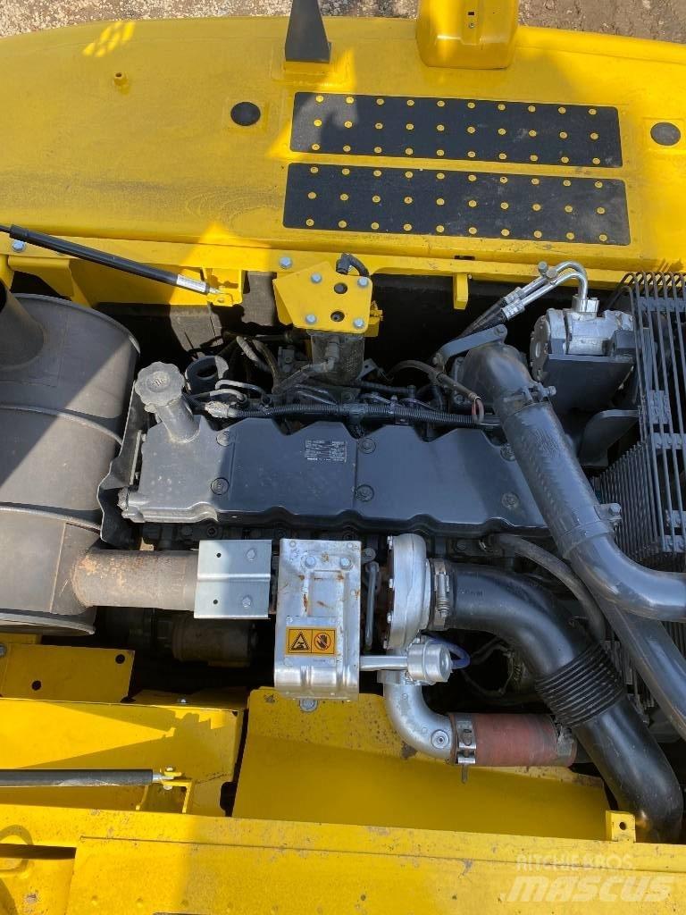 Komatsu 240LC-8 Crawler excavators