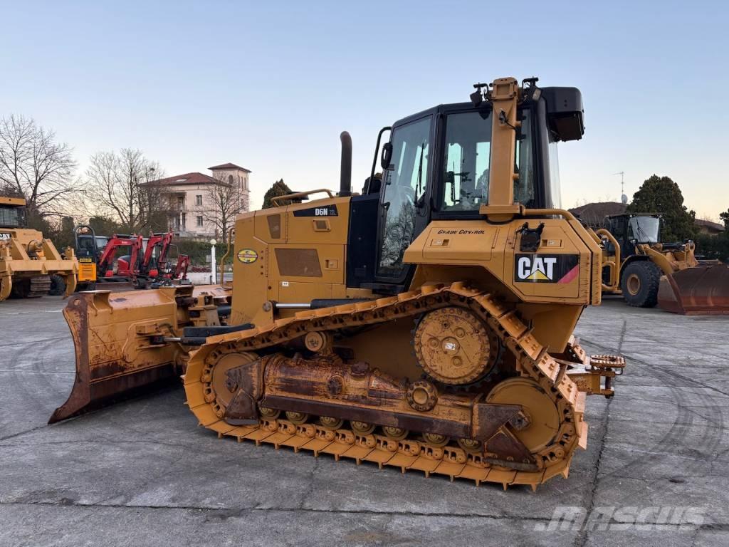CAT D 6 N XL Crawler dozers