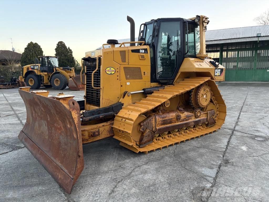 CAT D 6 N XL Crawler dozers