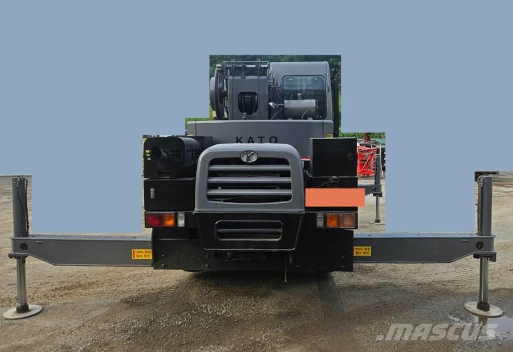 Kato KRM-13H-2 All terrain cranes