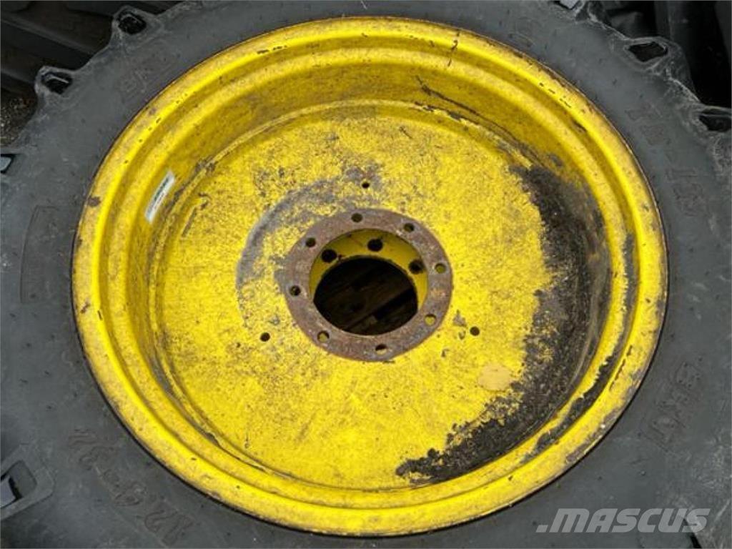 BKT 12.4-32 Tyres, wheels and rims