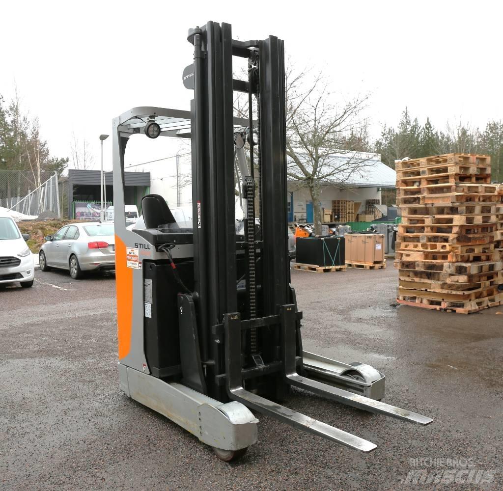 Still FMX14 Reach trucks