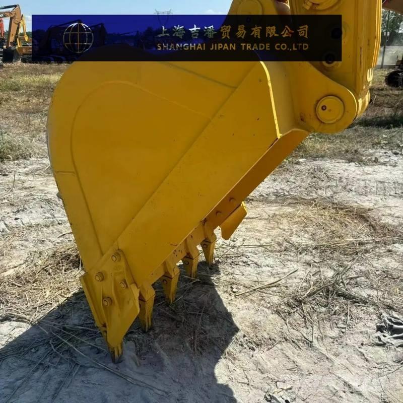 Komatsu PC 210-8 Crawler excavators