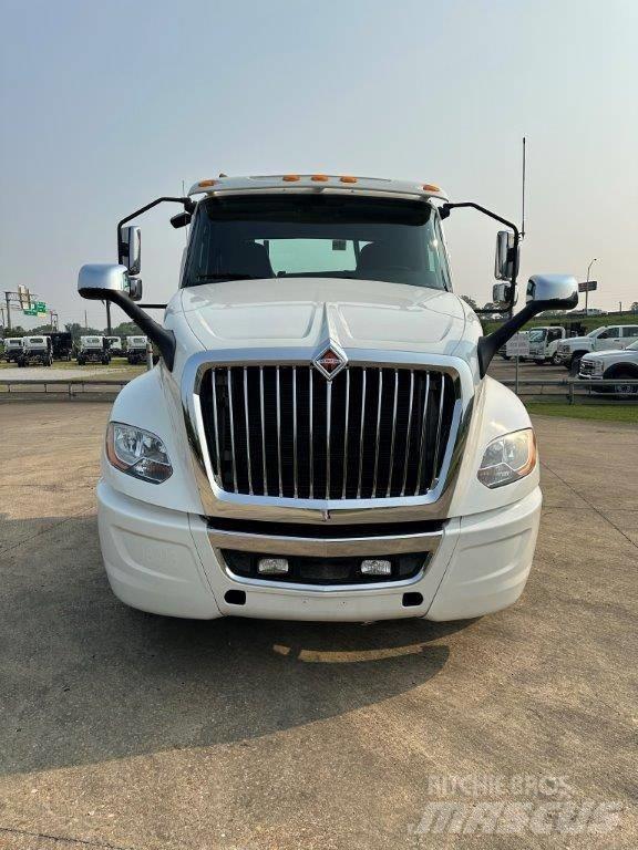 International LT Tractor Units