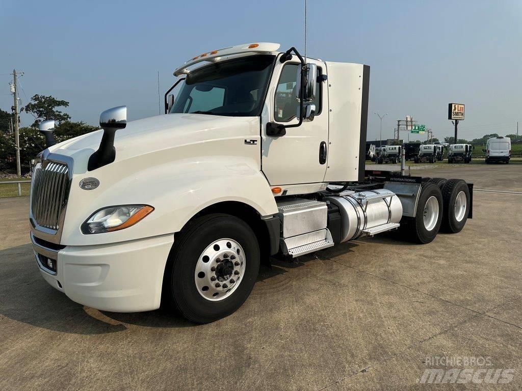 International LT Tractor Units