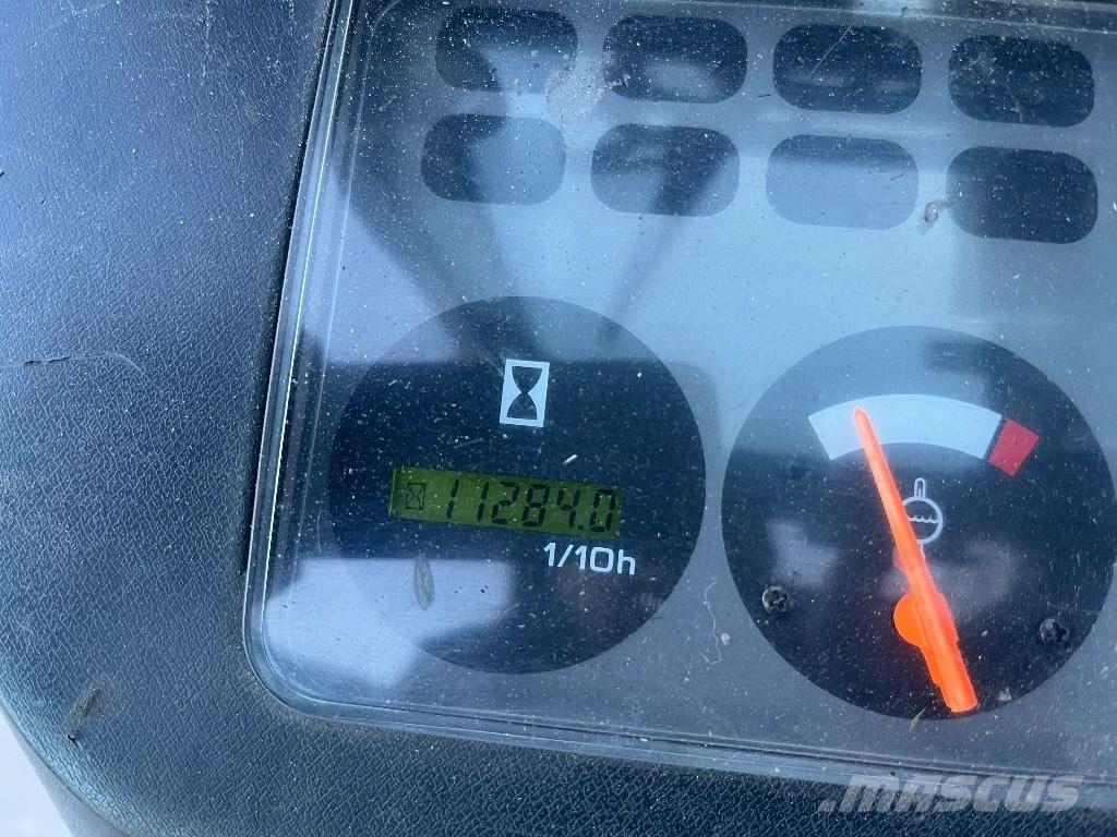 Nissan FGD02A300 Diesel trucks