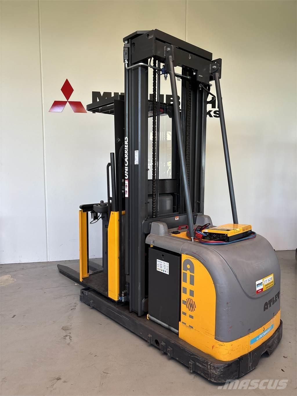 Mitsubishi OPC Narrow aisle truck