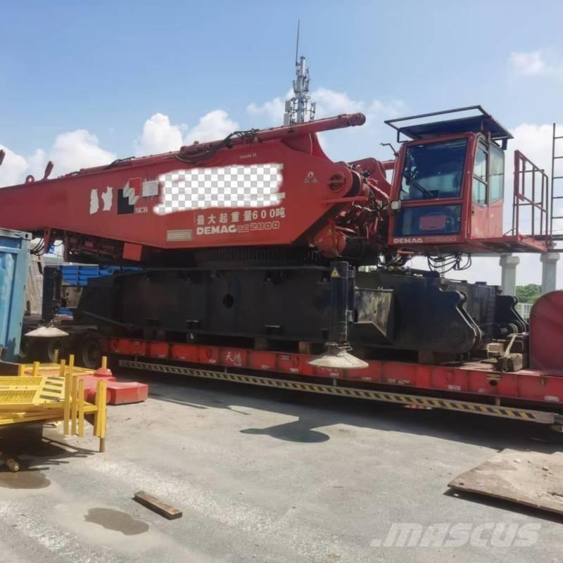Demag CC 2800 Tracked cranes