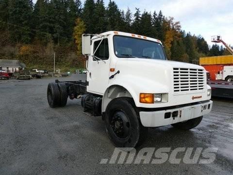  INTERNATONAL 4900 Chassis Cab trucks