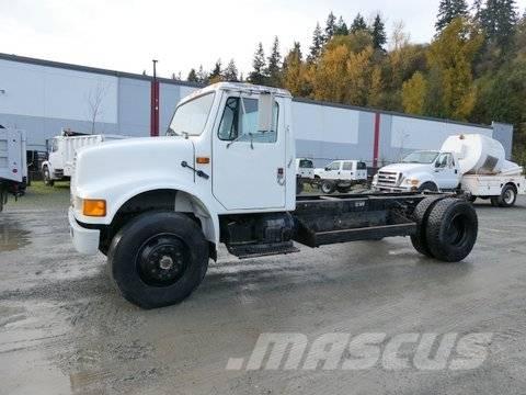  INTERNATONAL 4900 Chassis Cab trucks