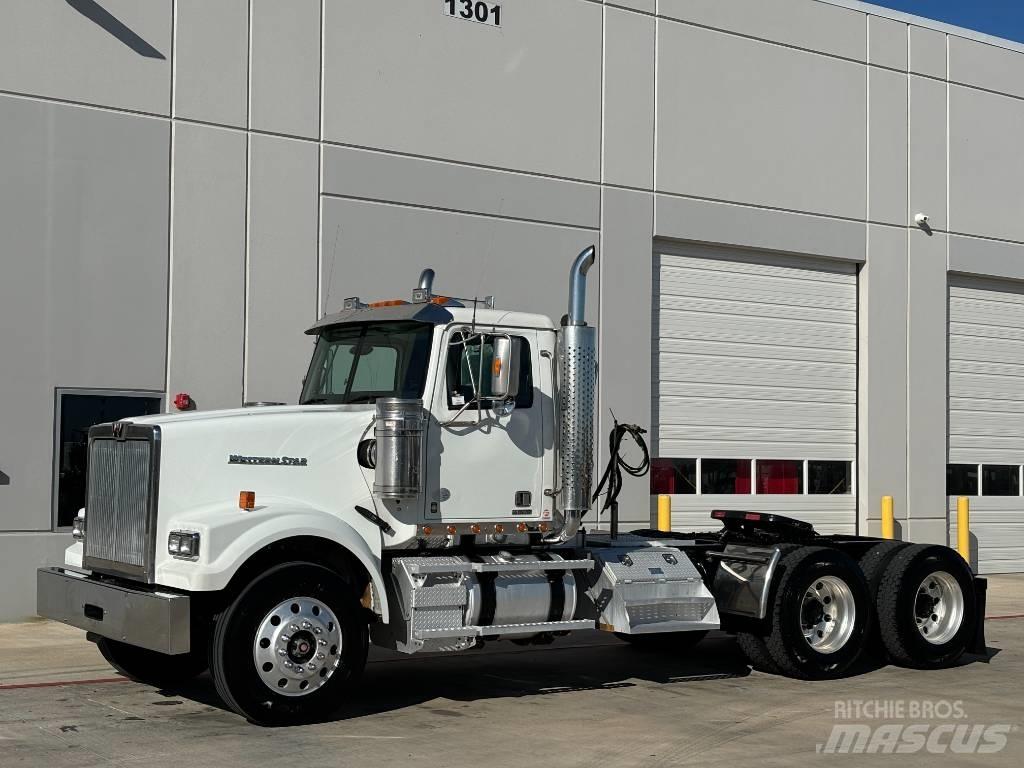 Western Star 4900 Tractor Units