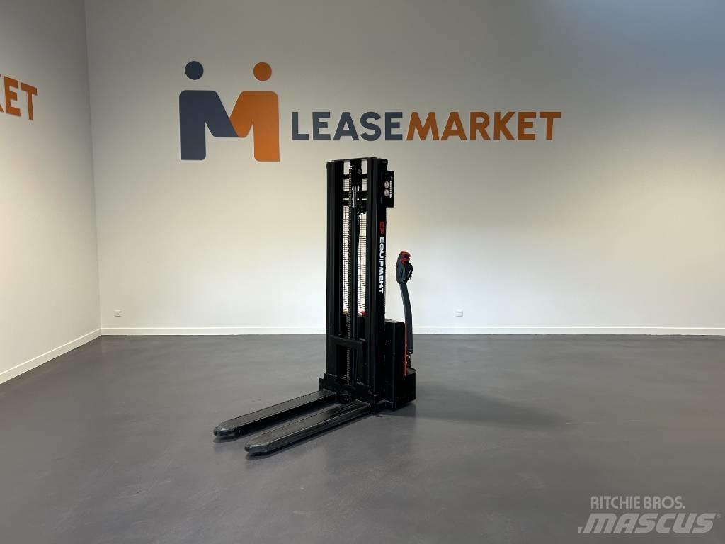 EP ESL 122 Pedestrian stacker