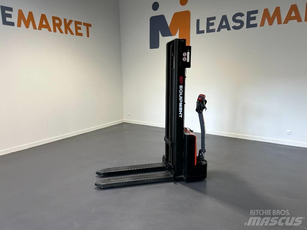 EP ESL 122 Pedestrian stacker