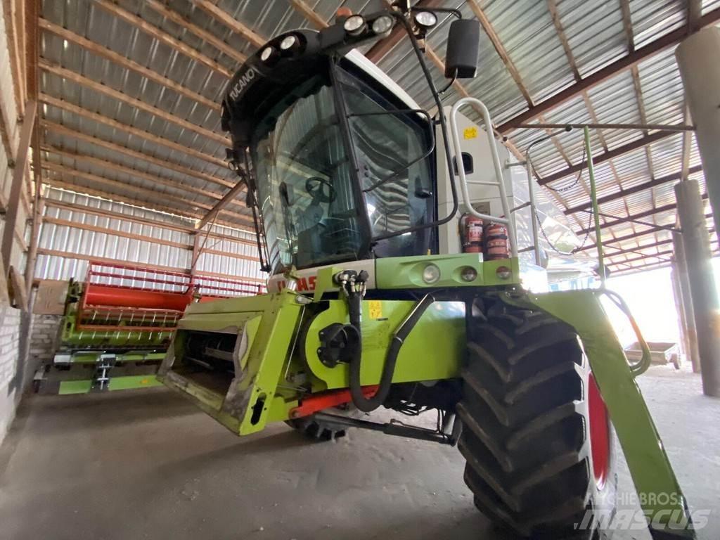 CLAAS Tucano 450 Combine harvesters