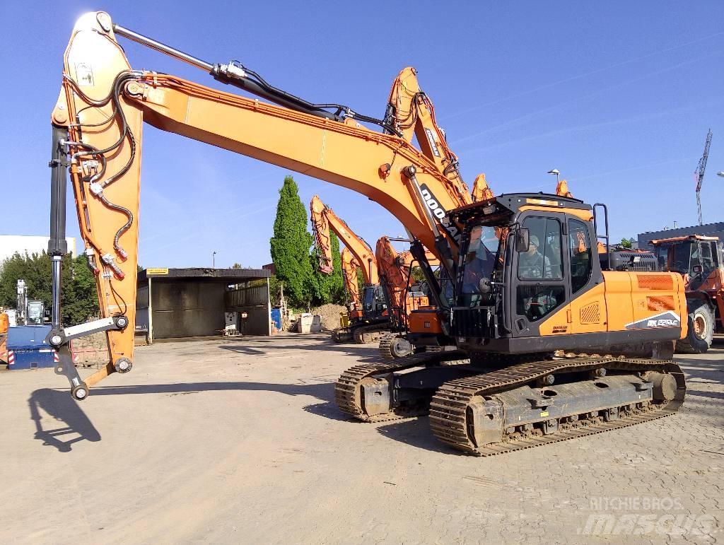 Doosan DX225LC-7 Crawler excavators