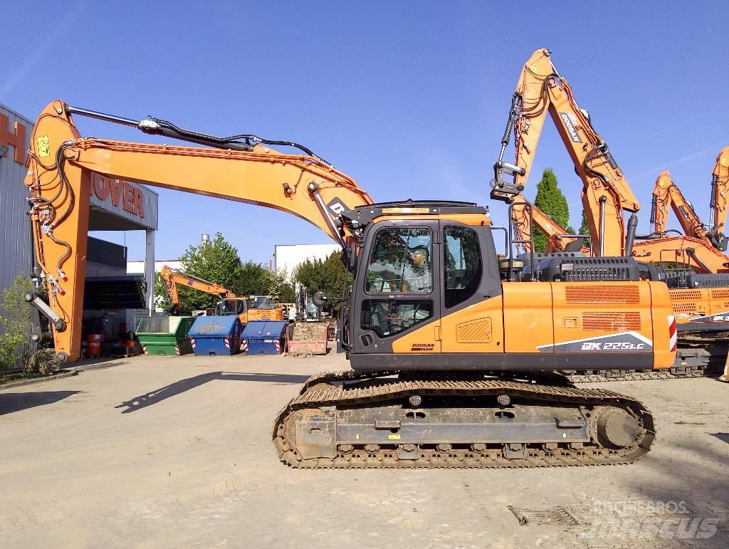Doosan DX225LC-7 Crawler excavators