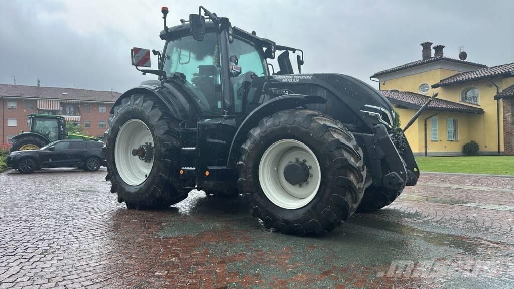 Valtra Q305 Tractors