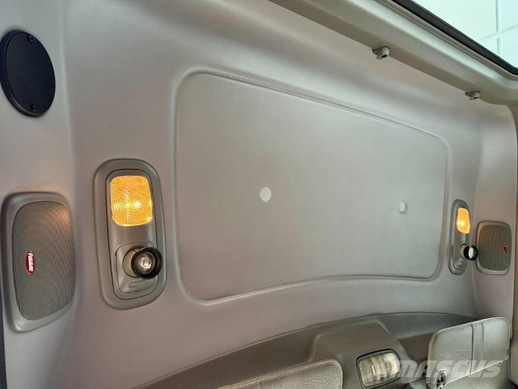 Peterbilt 389 Tractor Units