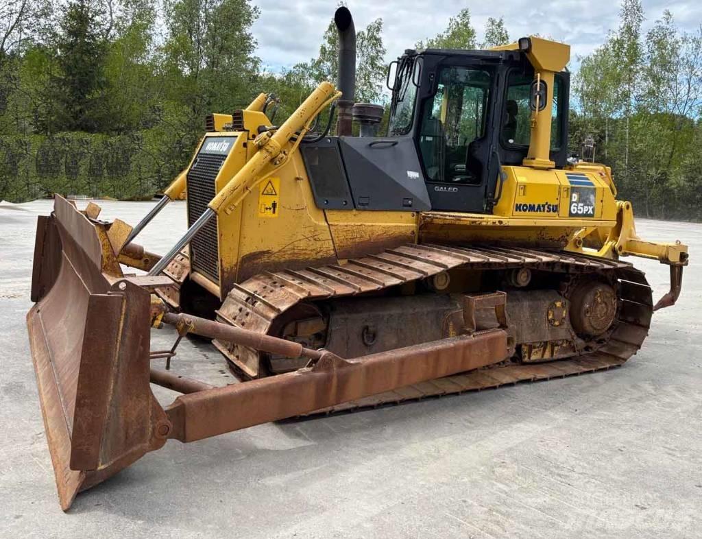 Komatsu D 65 PX-15 Crawler dozers