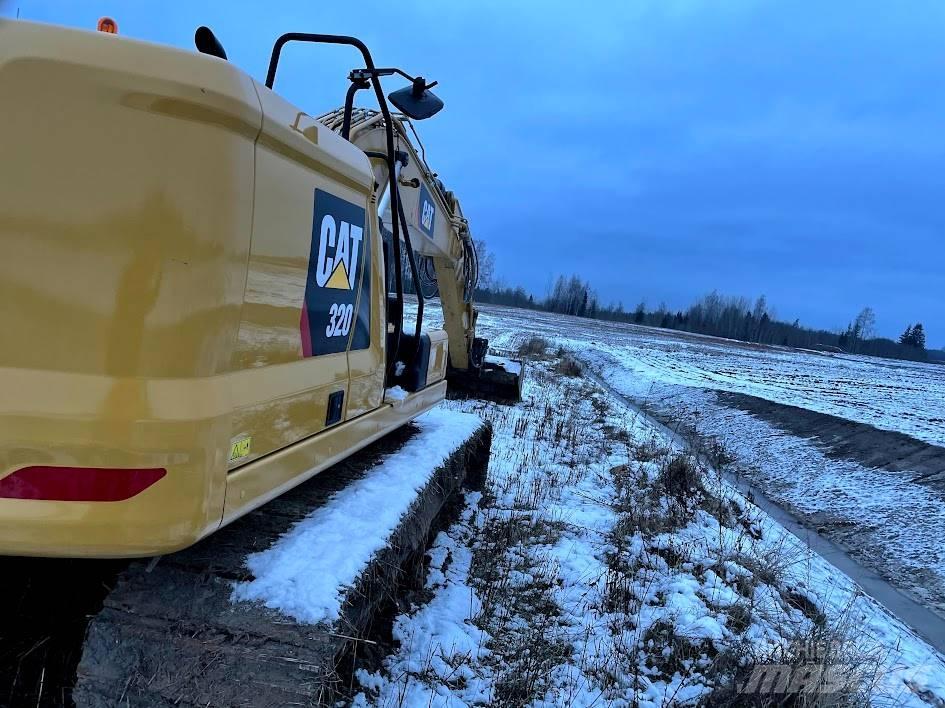 CAT 320 Crawler excavators