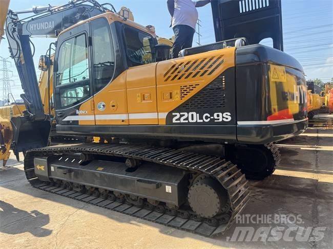 Hyundai Robex 220 LC Crawler excavators