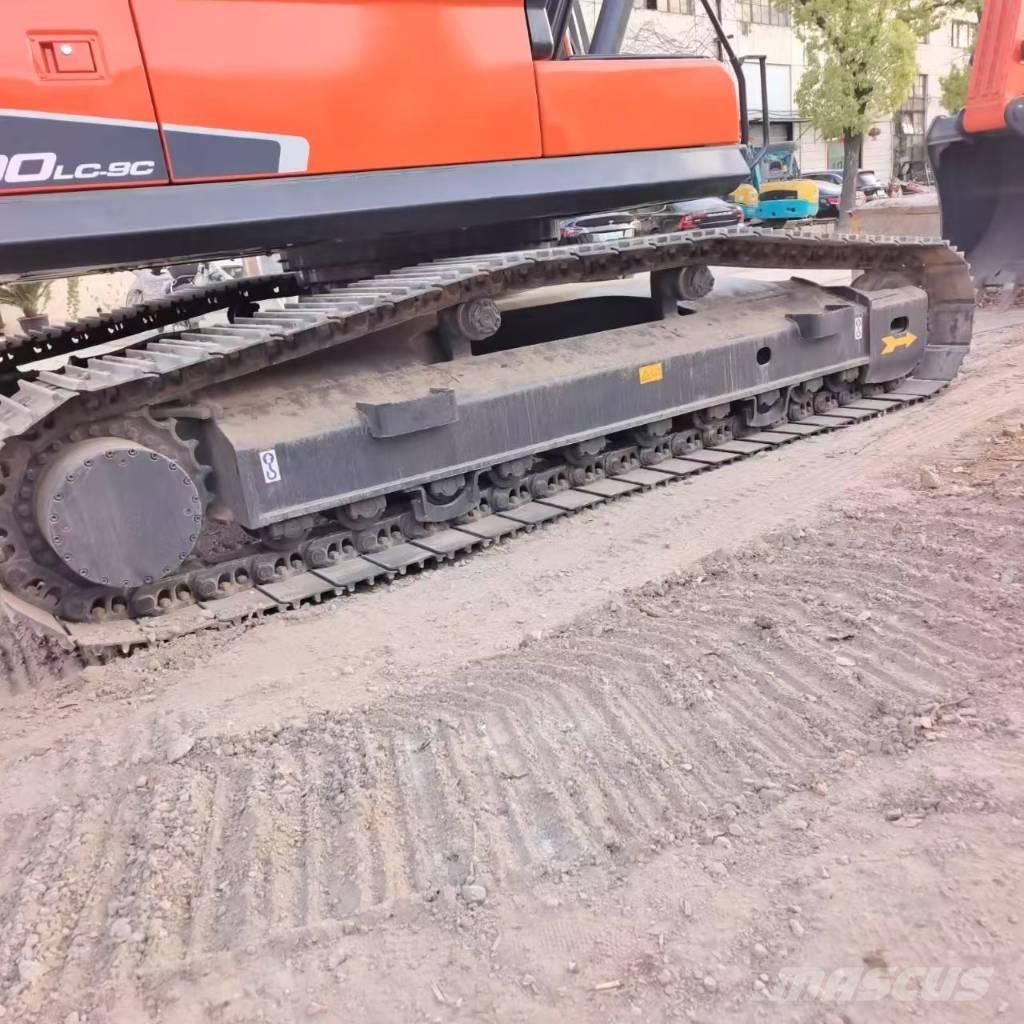 Doosan DX 300 LC Crawler excavators
