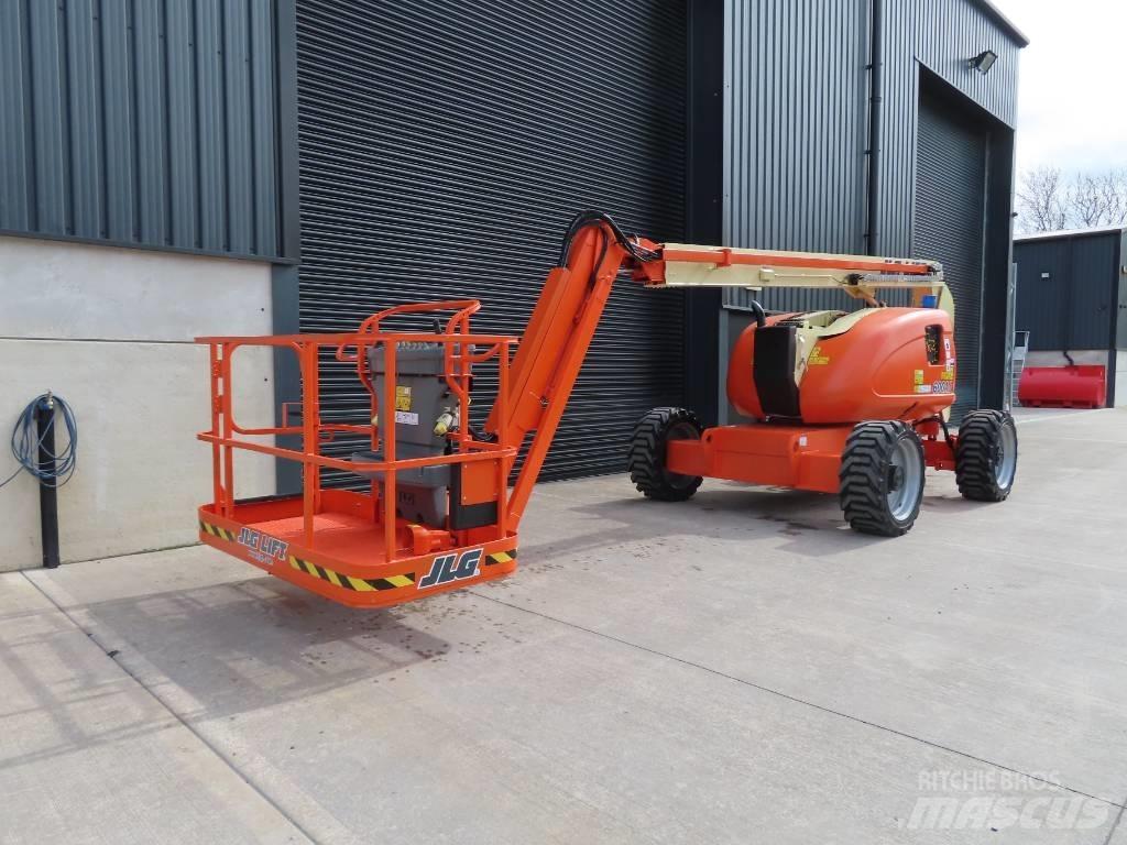 JLG 600 AJ Articulated boom lifts
