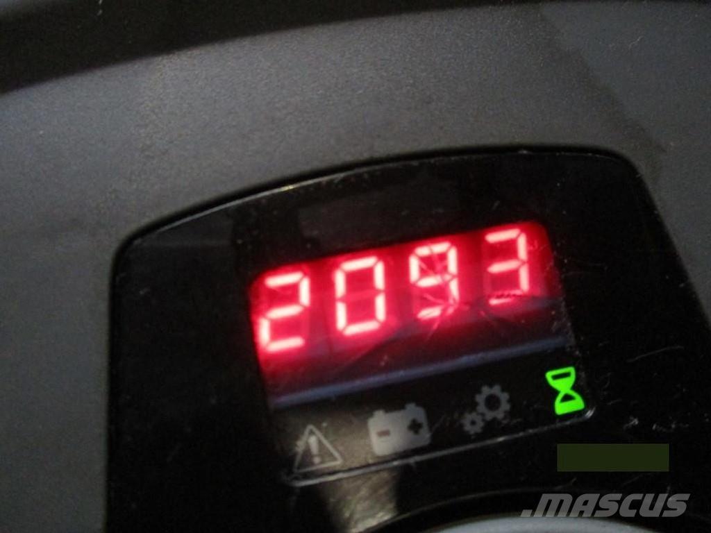 Toyota LPE200 Low lifter with platform