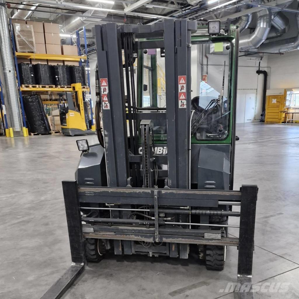 Combilift CBE2500 4-way reach trucks