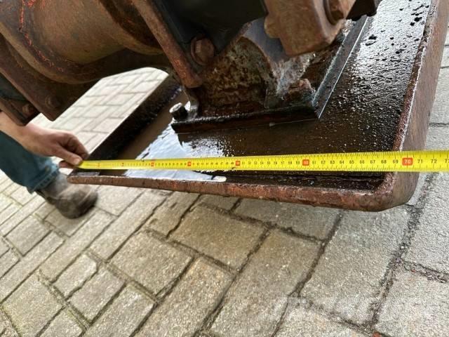 Ho-pac 4600 Vibratory pile drivers