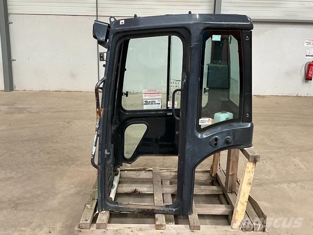 Kubota U 48-4 / U 55-4 Cabins and interior