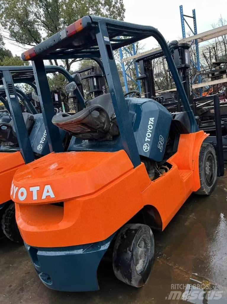 Toyota FD 30 Diesel trucks