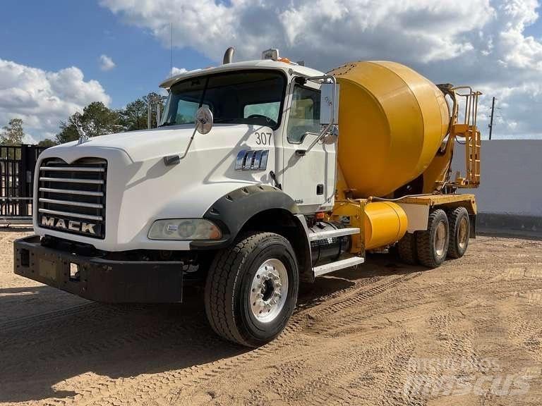Mack CTP 713 B Other trucks