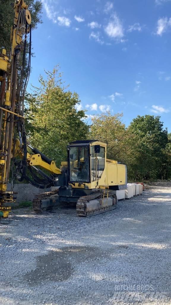 Atlas Copco F6 Surface drill rigs