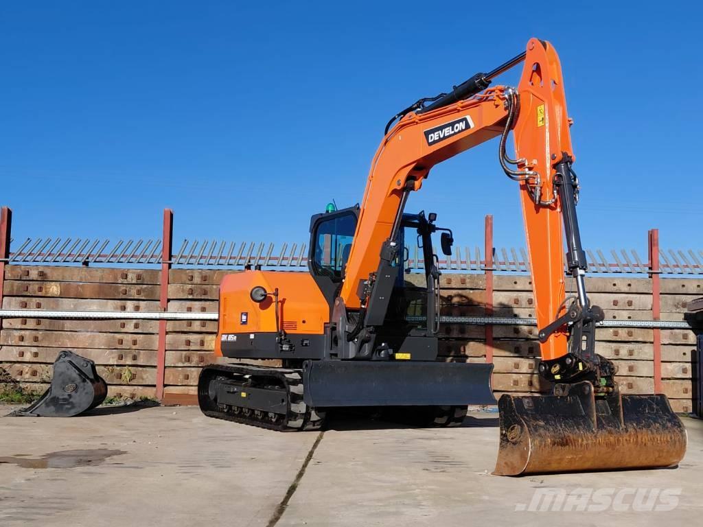 Develon DX85R Midi excavators  7t - 12t