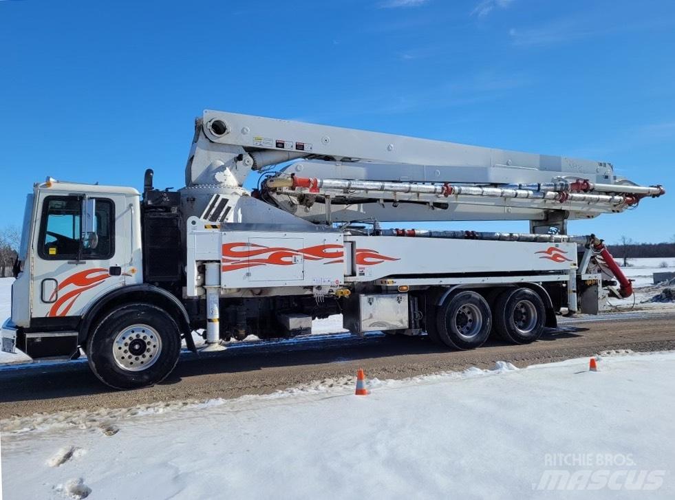 KCP 40M Concrete pump trucks