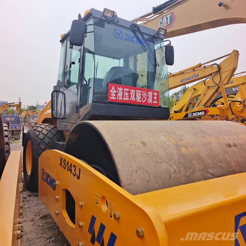 XCMG XS 143 J Single drum rollers