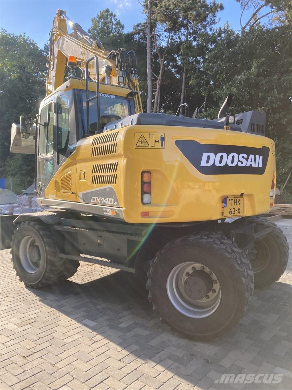 Doosan DX140W-5 Wheeled excavators