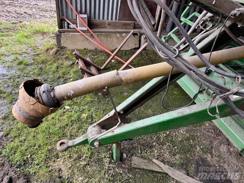 McHale V 660 Round balers