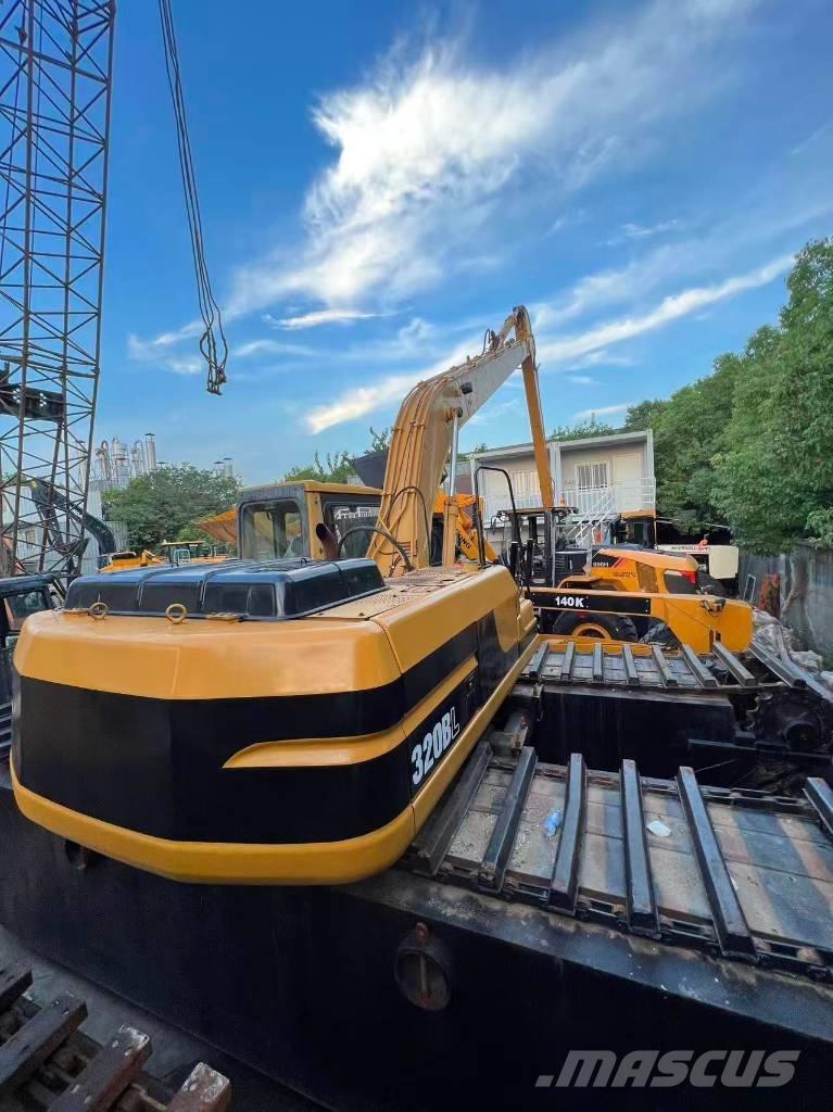 CAT 320BL Amphibious Excavators