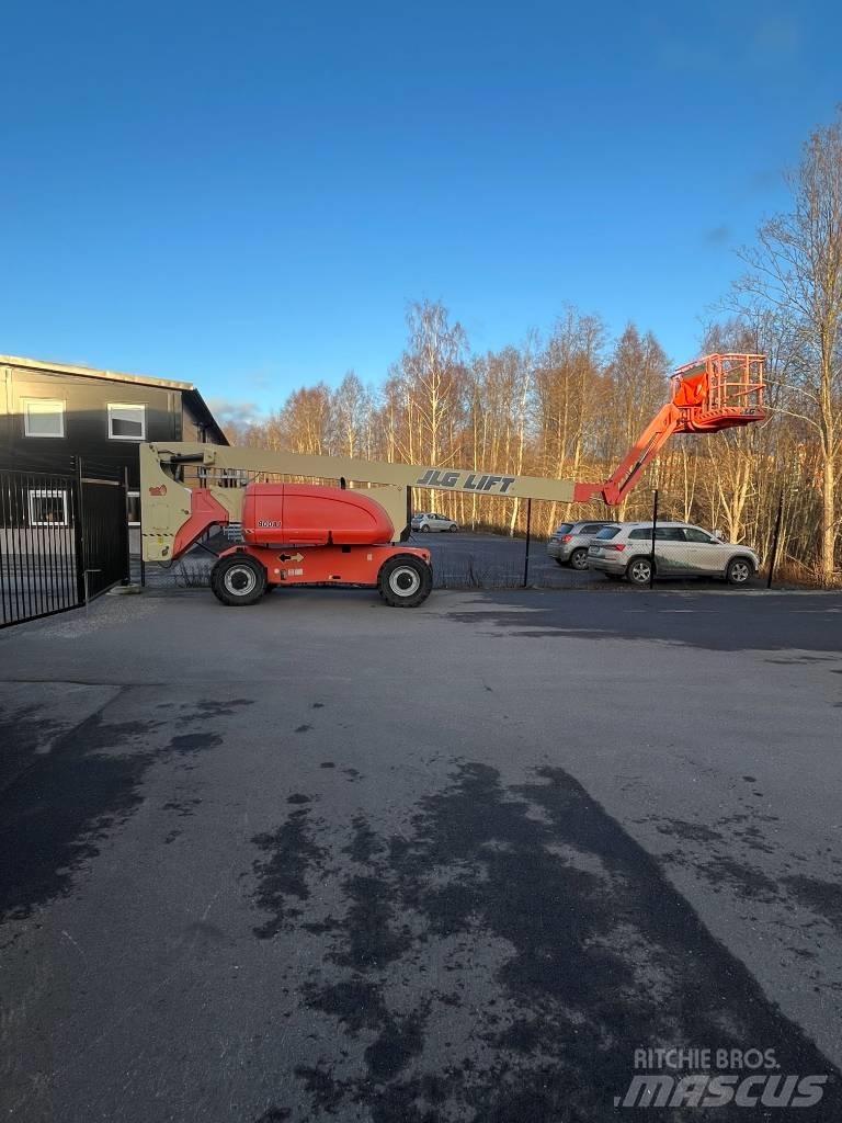 JLG 800 AJ Articulated boom lifts